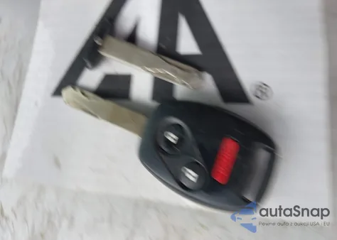 2010 Honda Insight Ex from USA, damaged, VIN JHMZE2H70AS026916